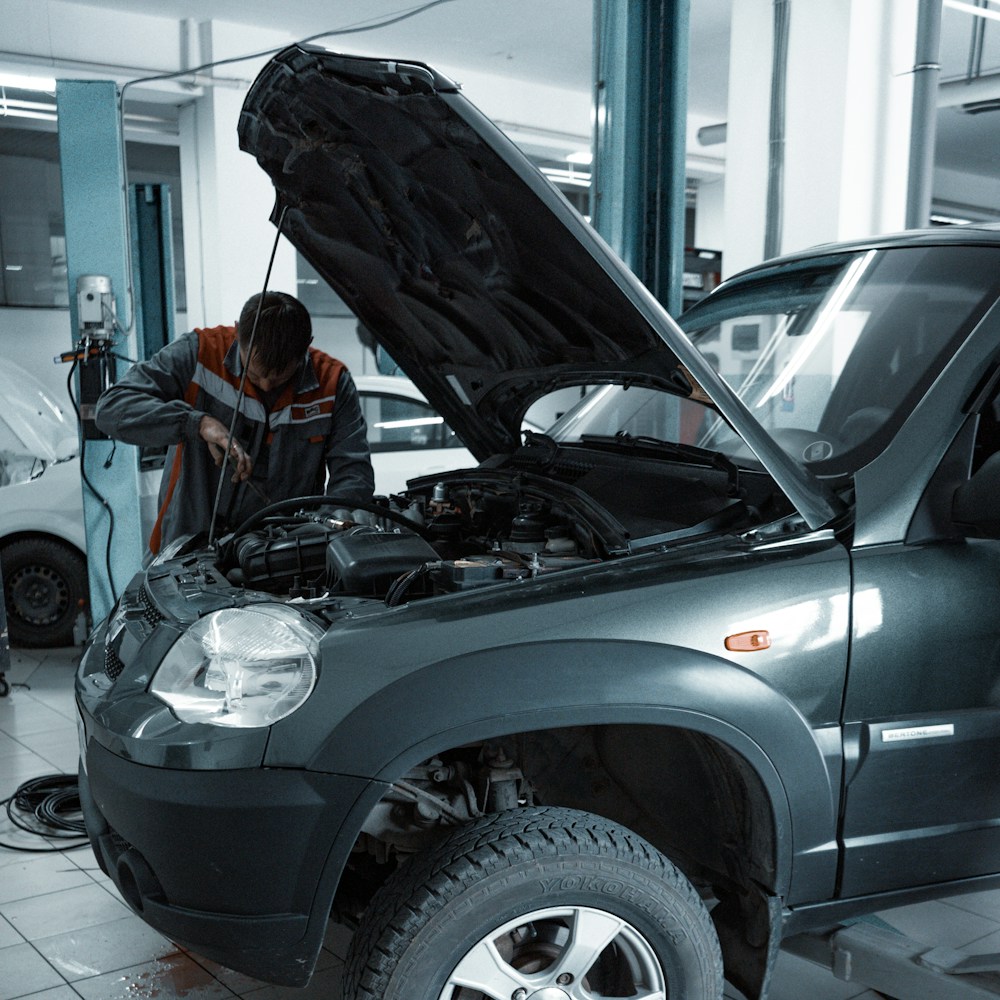 Mechaniker bei der Arbeit